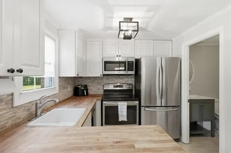 89 Fieldstone Drive Londonderry NH 03079