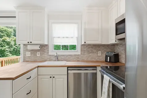 89 Fieldstone Drive Londonderry NH 03079