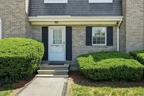 89 Fieldstone Drive Londonderry NH 03079
