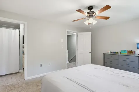 89 Fieldstone Drive Londonderry NH 03079