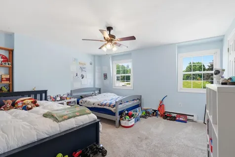 89 Fieldstone Drive Londonderry NH 03079