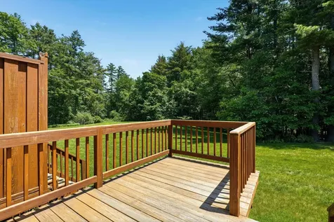 89 Fieldstone Drive Londonderry NH 03079