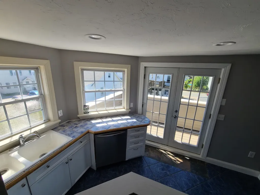 6 Francis Street Hampton NH 03842