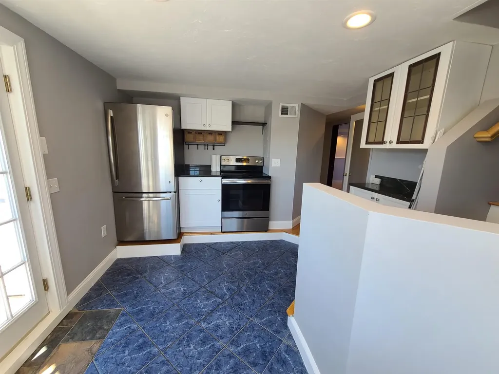 6 Francis Street Hampton NH 03842