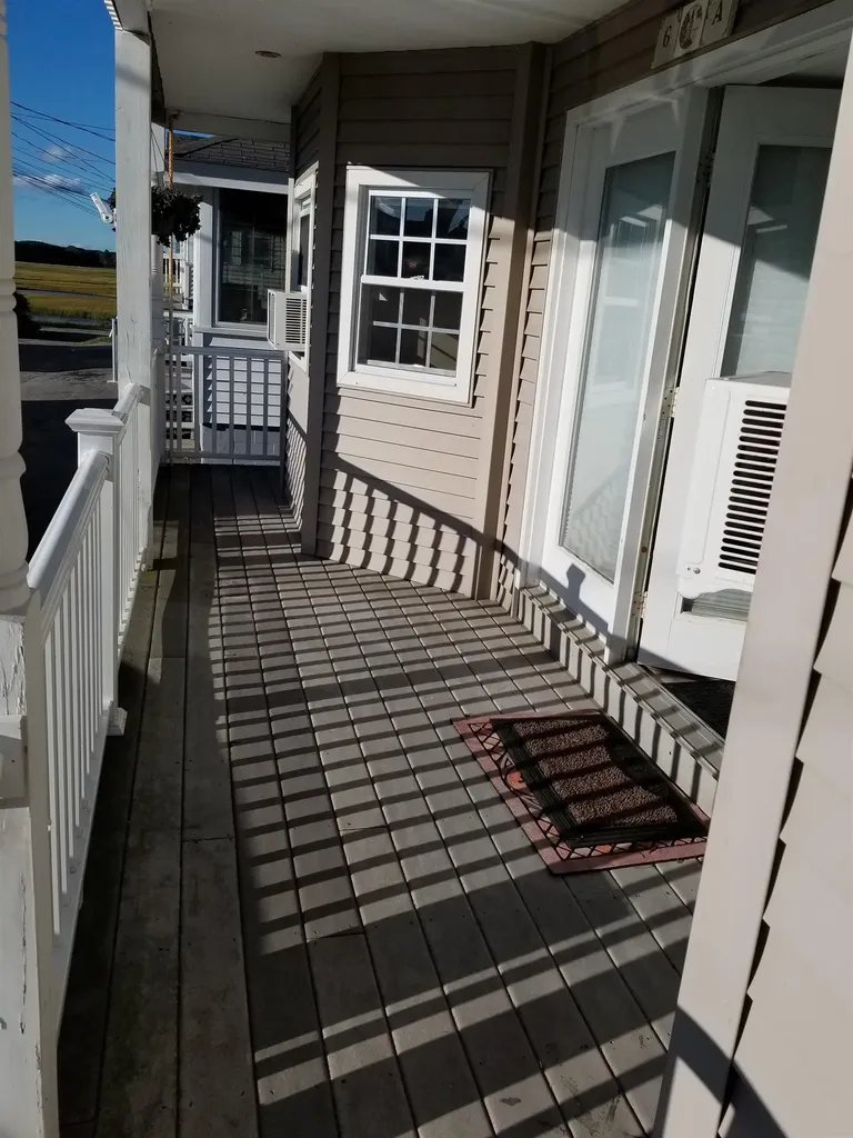 6 Francis Street Hampton NH 03842