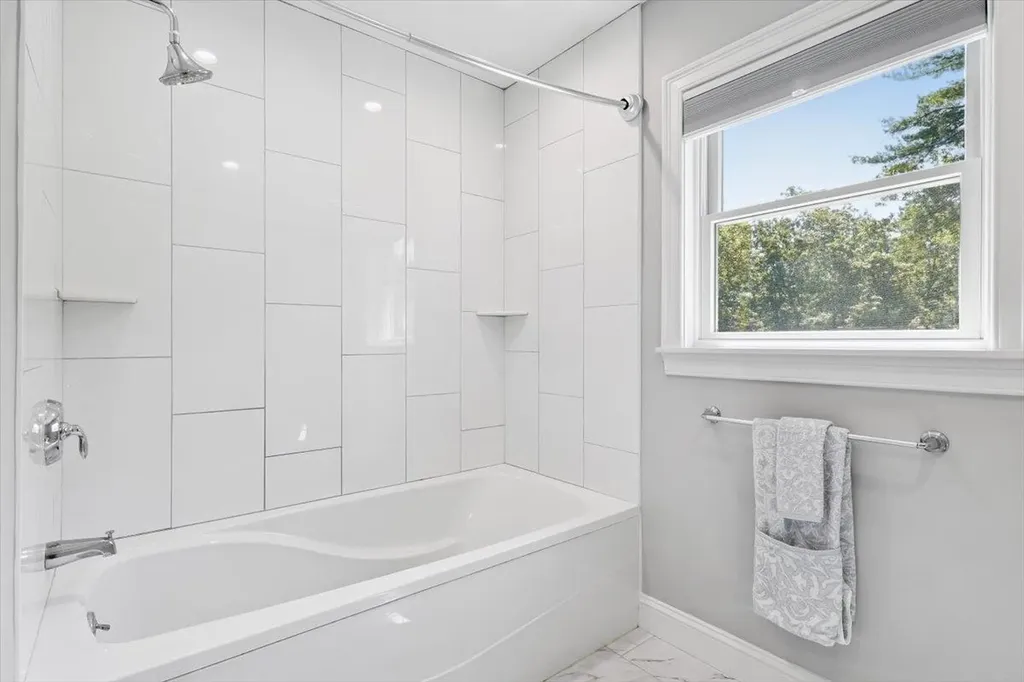 22 Austin Lane Hollis NH 03049