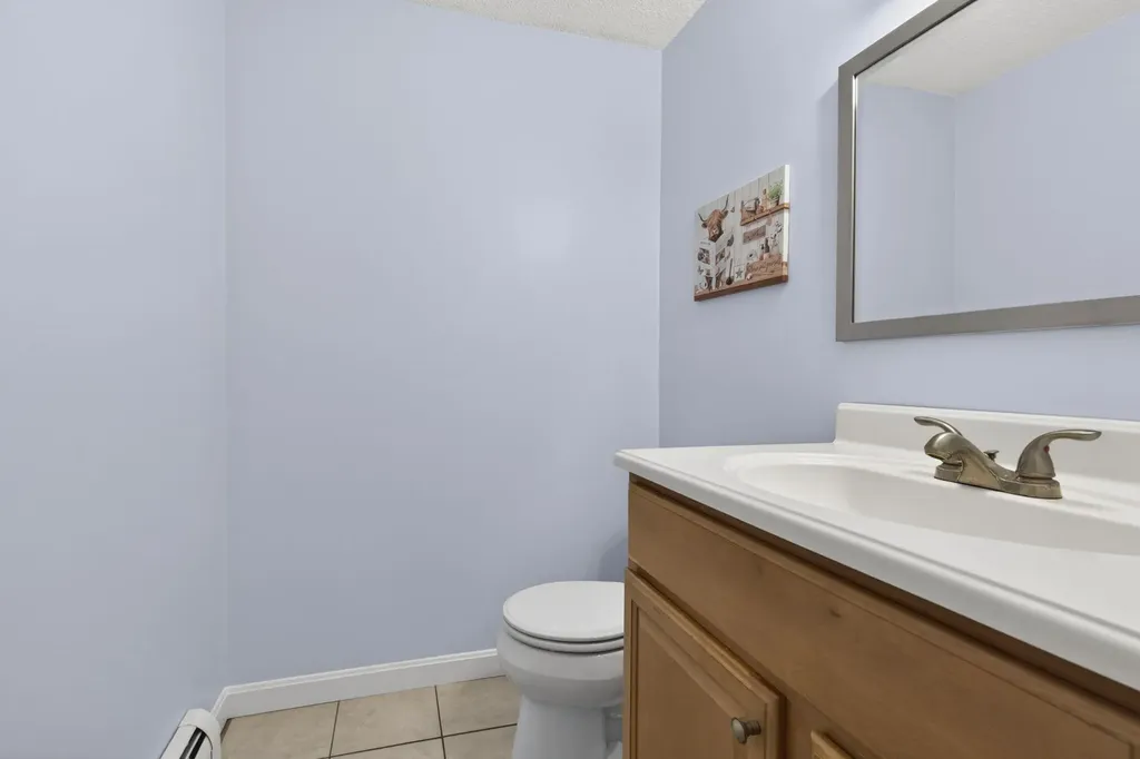 24A Fairway Road Londonderry NH 03053
