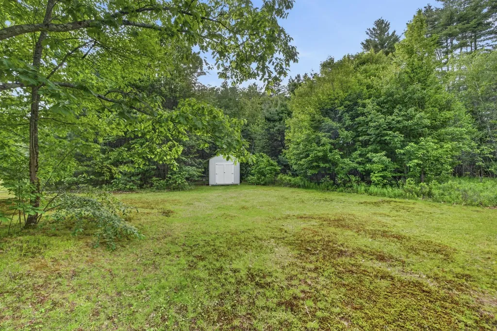 24A Fairway Road Londonderry NH 03053