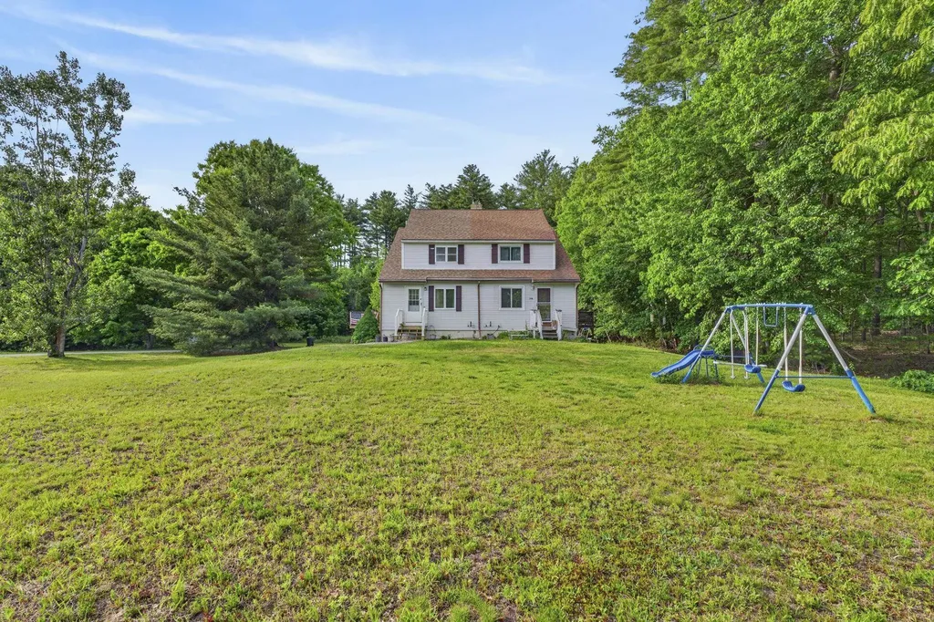 24A Fairway Road Londonderry NH 03053