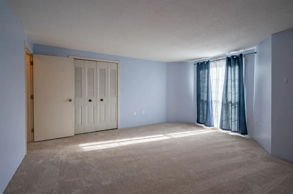 181 Cannongate Iii Road Nashua NH 03063