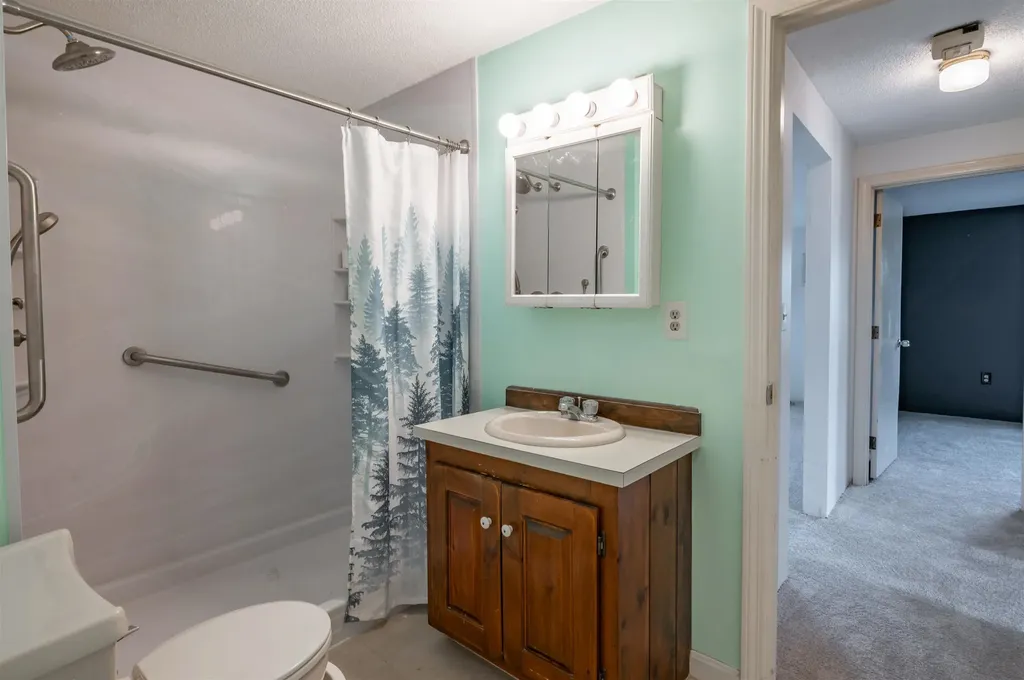 181 Cannongate Iii Road Nashua NH 03063