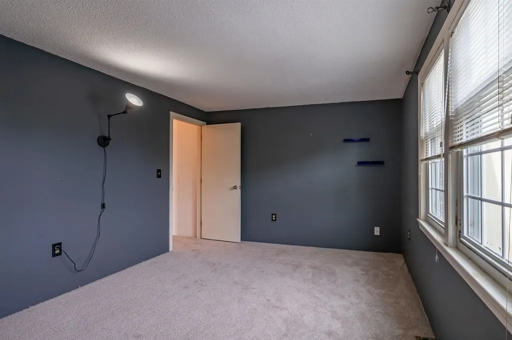 181 Cannongate Iii Road Nashua NH 03063