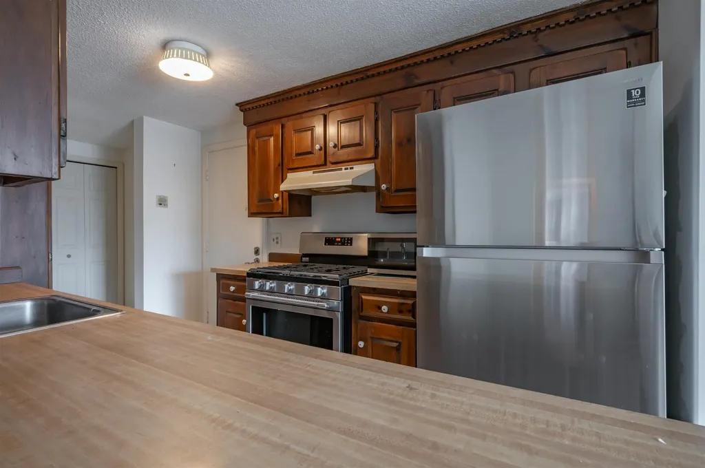 181 Cannongate Iii Road Nashua NH 03063