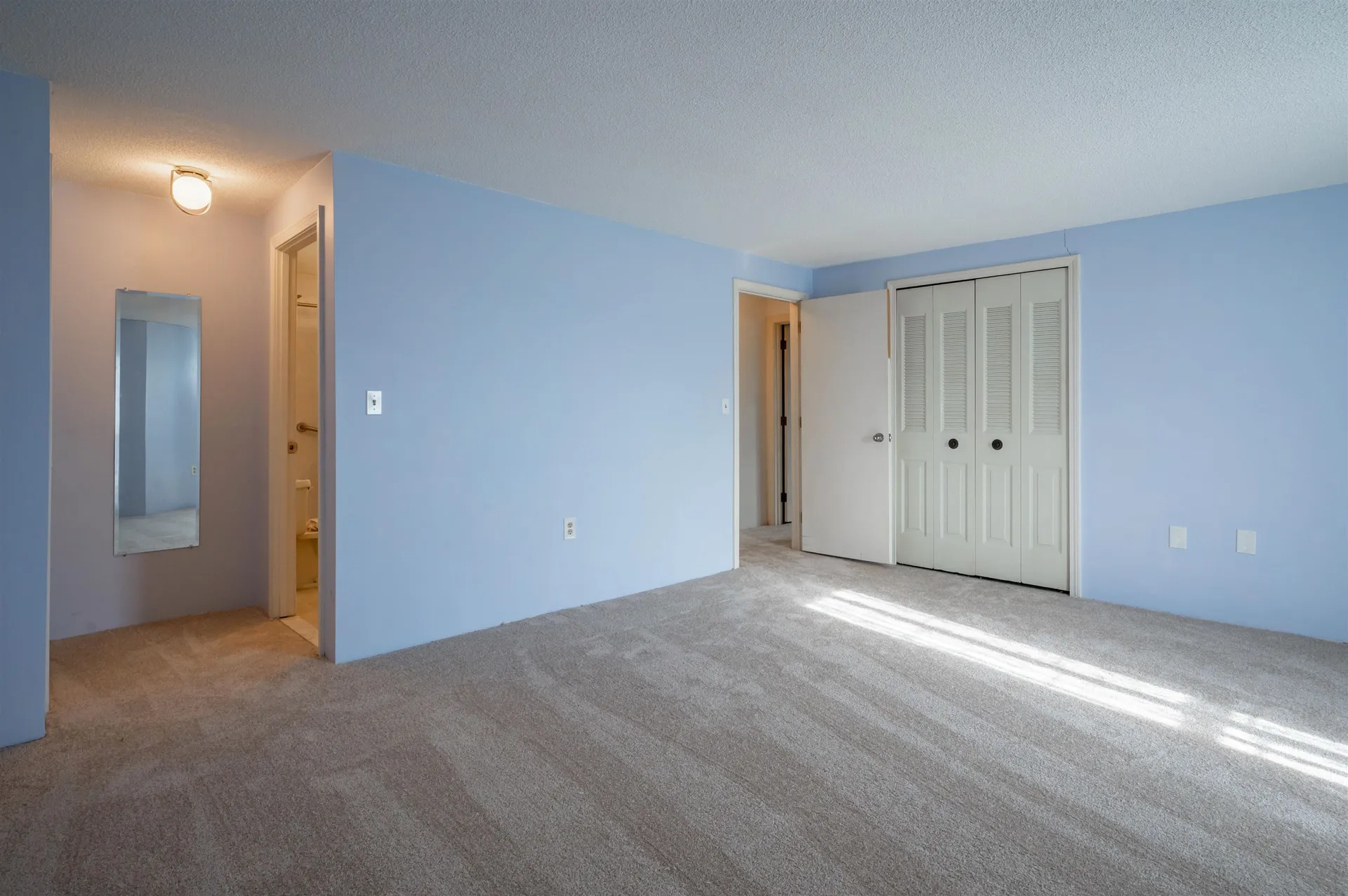 181 Cannongate Iii Road Nashua NH 03063