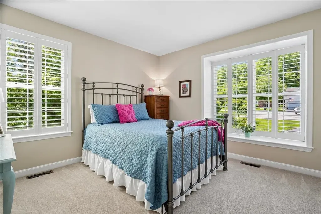 315 Sylvan Lane Manchester NH 03102