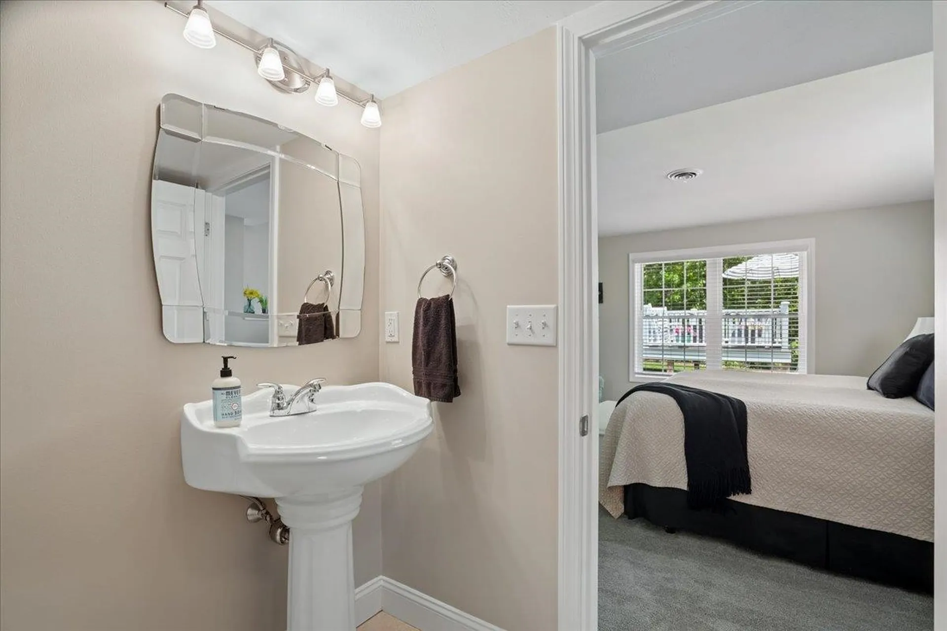 315 Sylvan Lane Manchester NH 03102