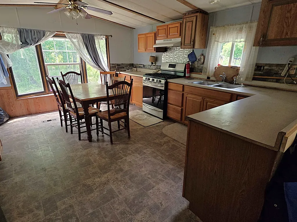 2731 Vt Route 232 Marshfield VT 05658-8050