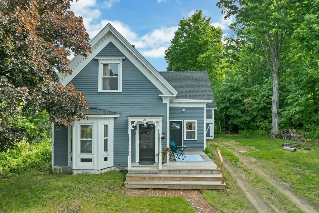 29 Ayles Court Franklin NH 03235