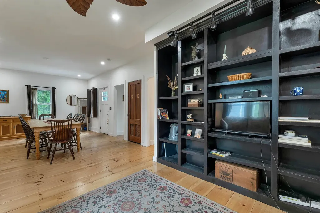 29 Ayles Court Franklin NH 03235