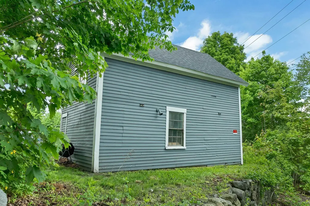 29 Ayles Court Franklin NH 03235