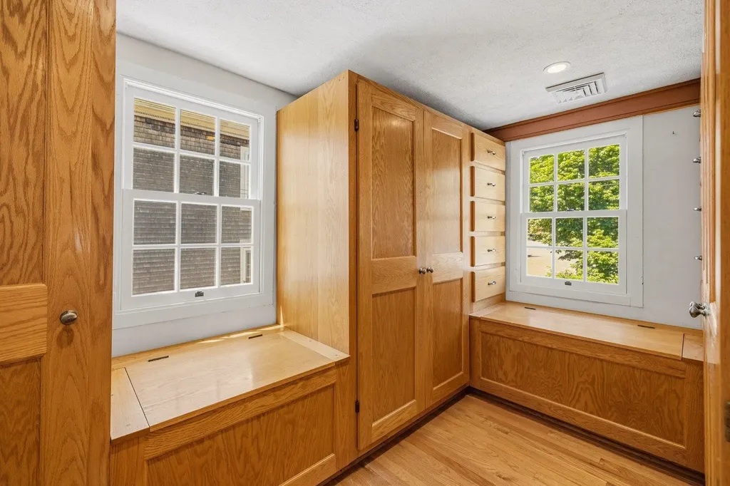 395 Pleasant Street Portsmouth NH 03801
