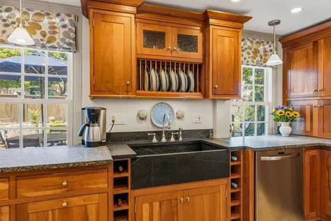 395 Pleasant Street Portsmouth NH 03801