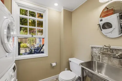395 Pleasant Street Portsmouth NH 03801