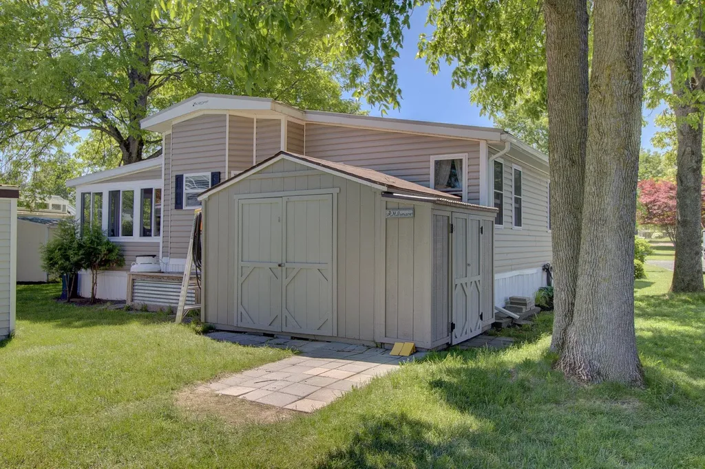 51 Island Circle South Hero VT 05486