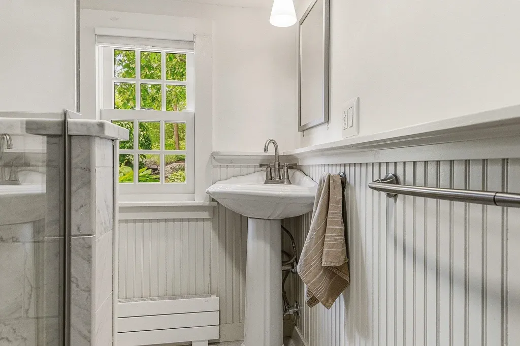 69 Cranfield Street New Castle NH 03854