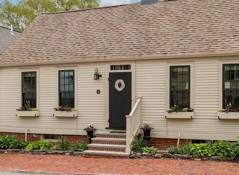 69 Cranfield Street New Castle NH 03854
