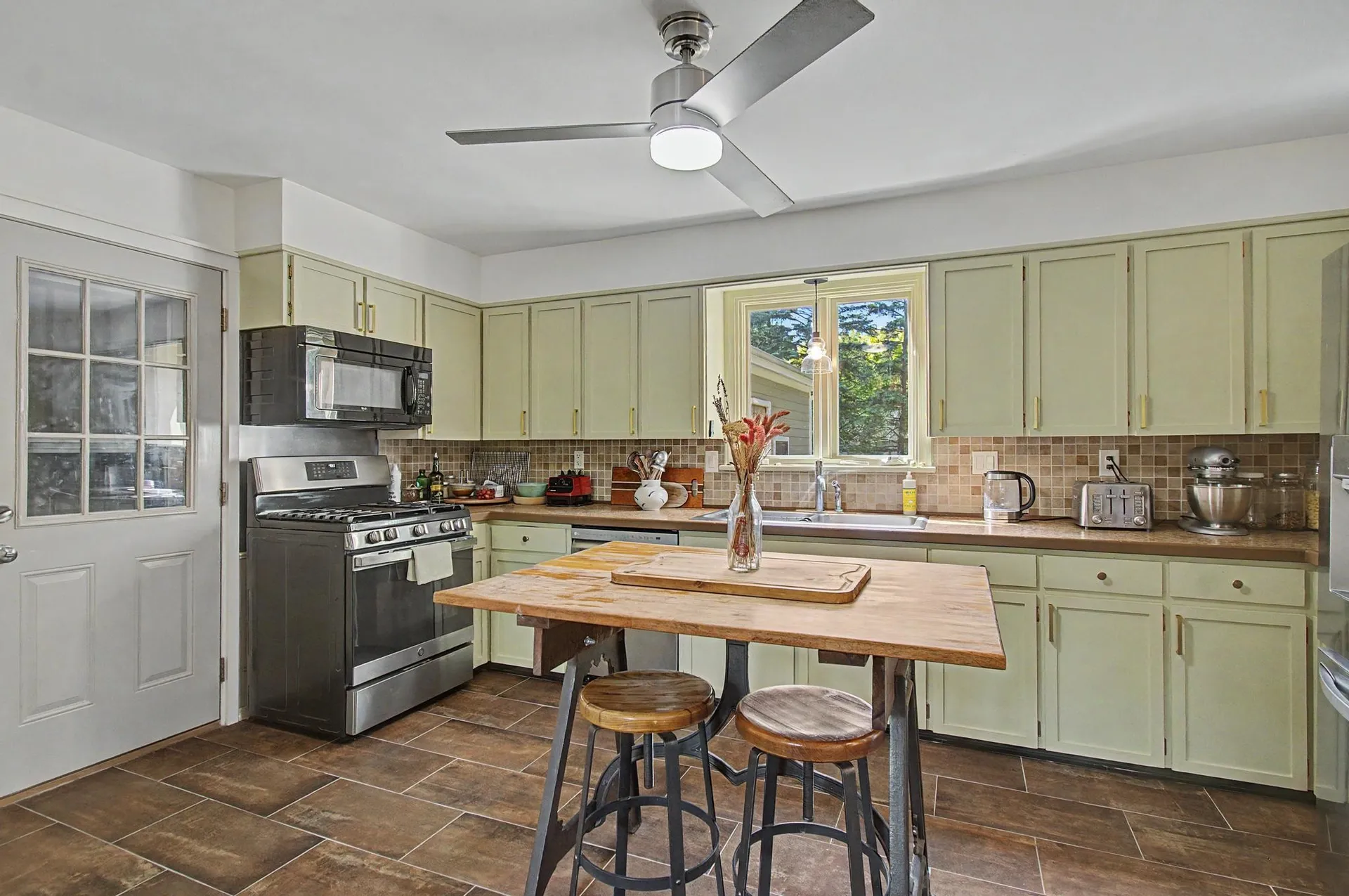 48 Roseade Parkway Burlington VT 05408