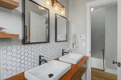 48 Roseade Parkway Burlington VT 05408
