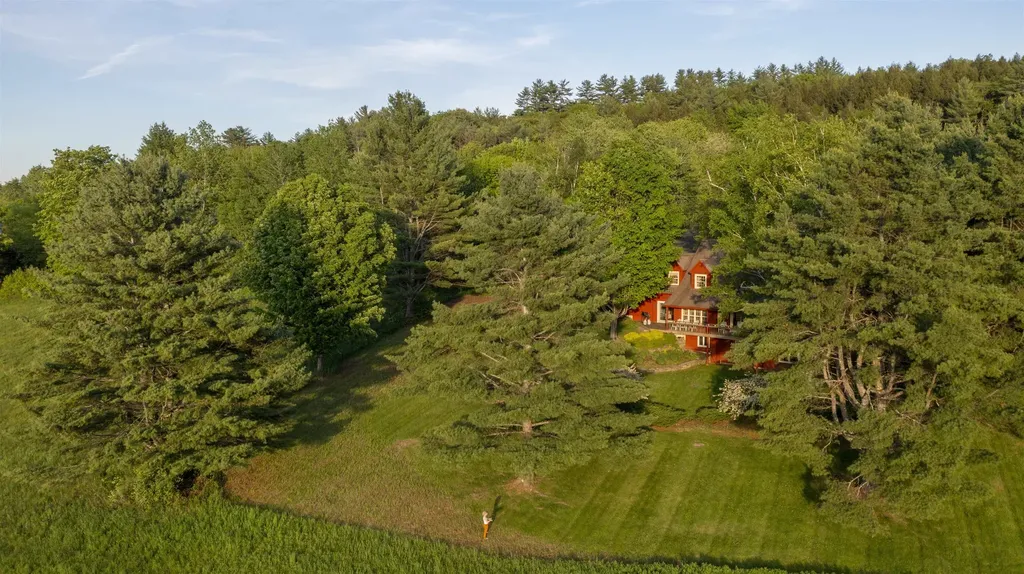 193 Chester Arthur Road Hartford VT 05059