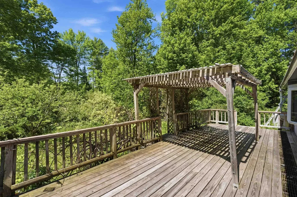 57 Vartland Ridge Road Londonderry VT 05148