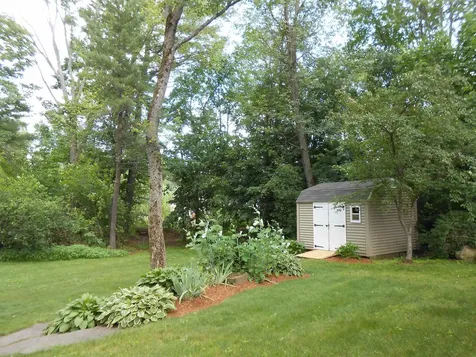 1651 River Road Manchester NH 03104