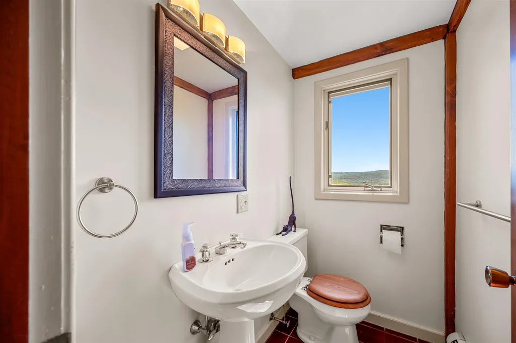 1614 Mcglynn Road Williamstown VT 05654