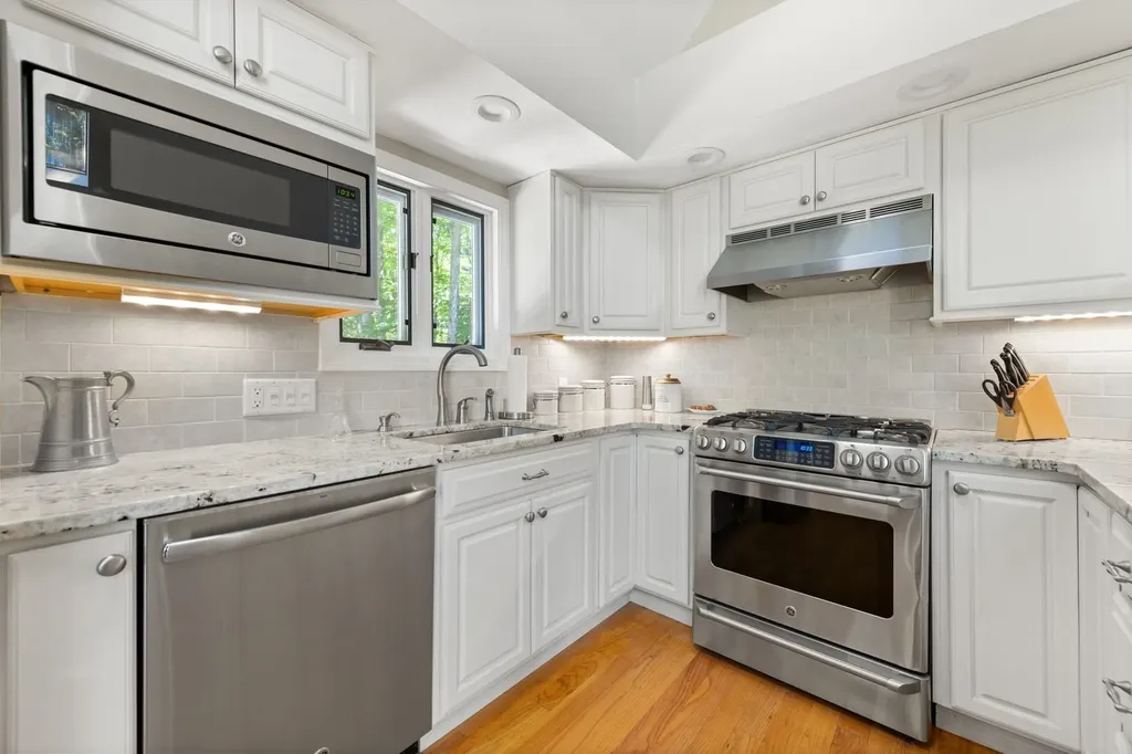 114 Shore Drive N Bridgewater NH 03222