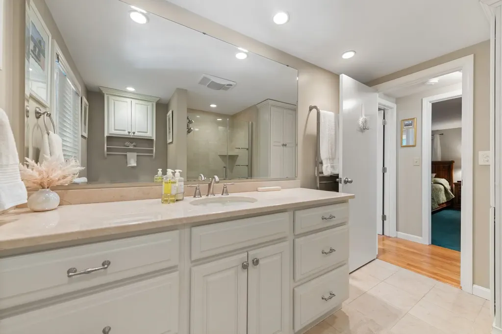114 Shore Drive N Bridgewater NH 03222