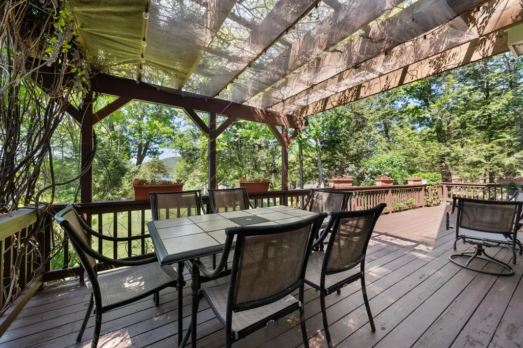 114 Shore Drive N Bridgewater NH 03222