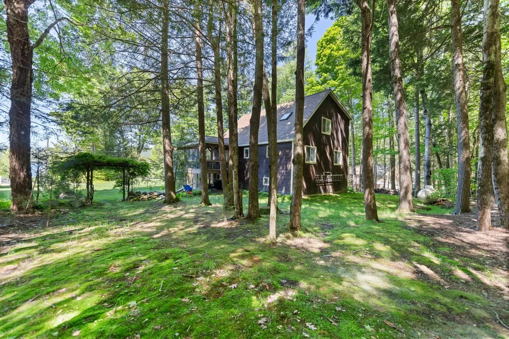 114 Shore Drive N Bridgewater NH 03222