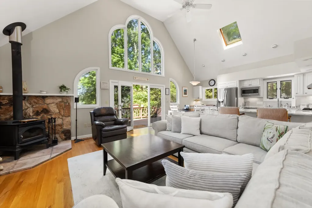 114 Shore Drive N Bridgewater NH 03222