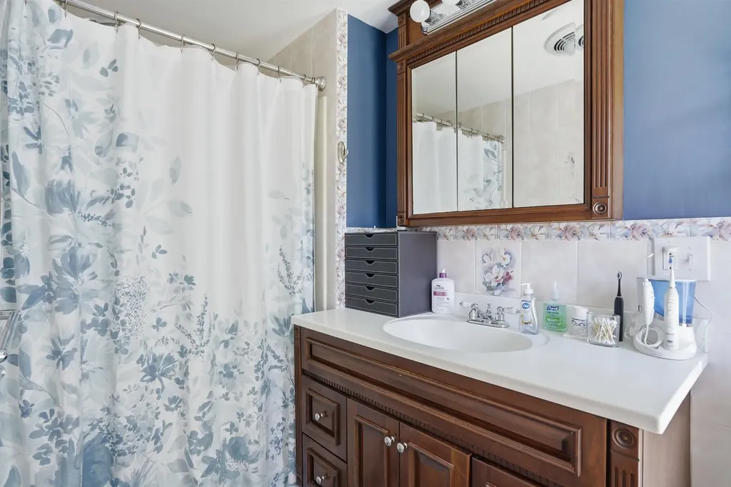 98 Hunter Farm Road Peterborough NH 03458