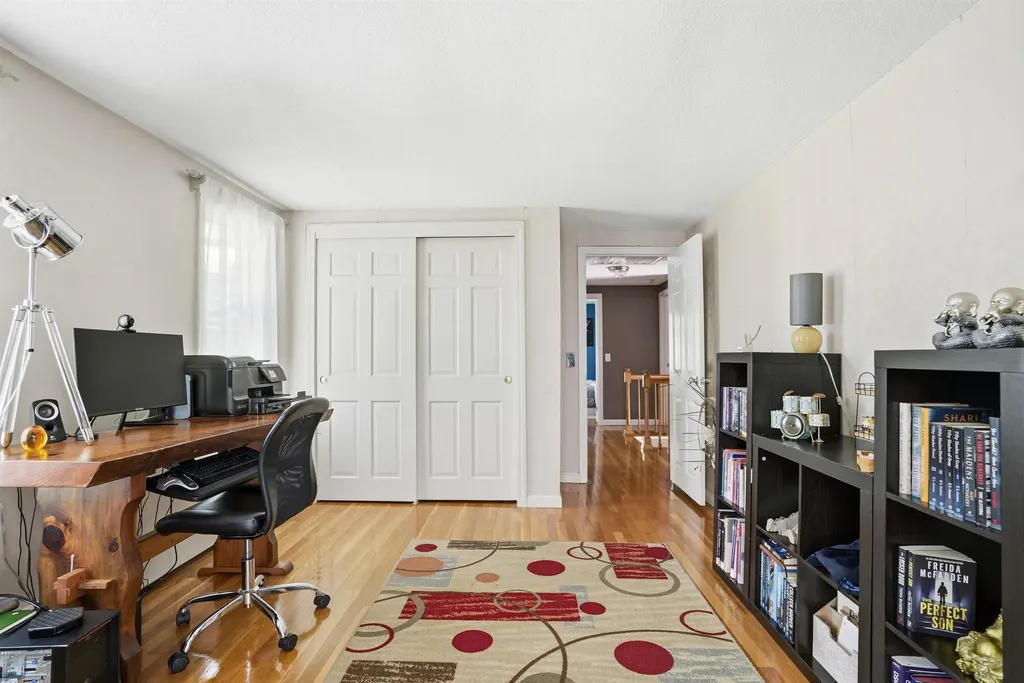 98 Hunter Farm Road Peterborough NH 03458