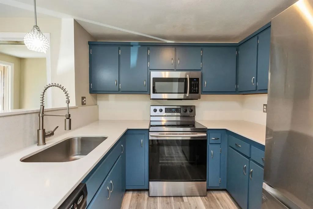 9 Clinton Court Merrimack NH 03054