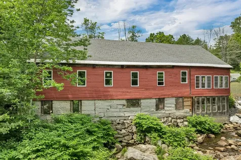106 Water Street Rumney NH 03266