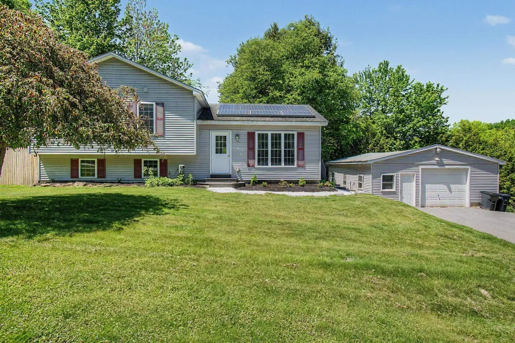354 Old Stage Road Georgia VT 05468