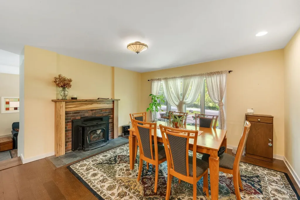2021 Huntington Road Richmond VT 05477