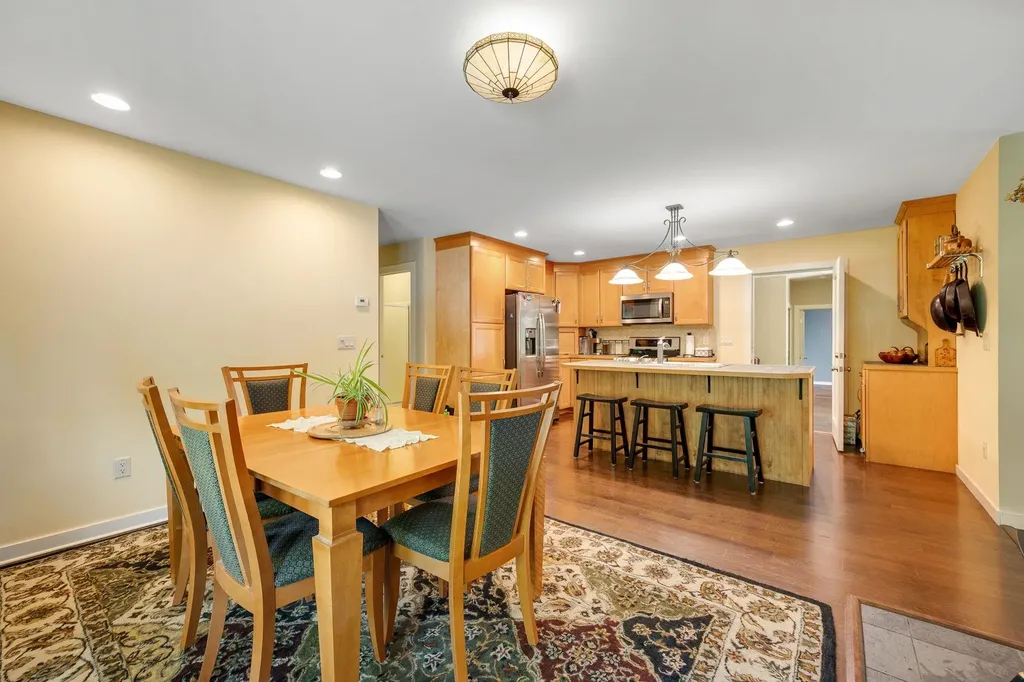 2021 Huntington Road Richmond VT 05477