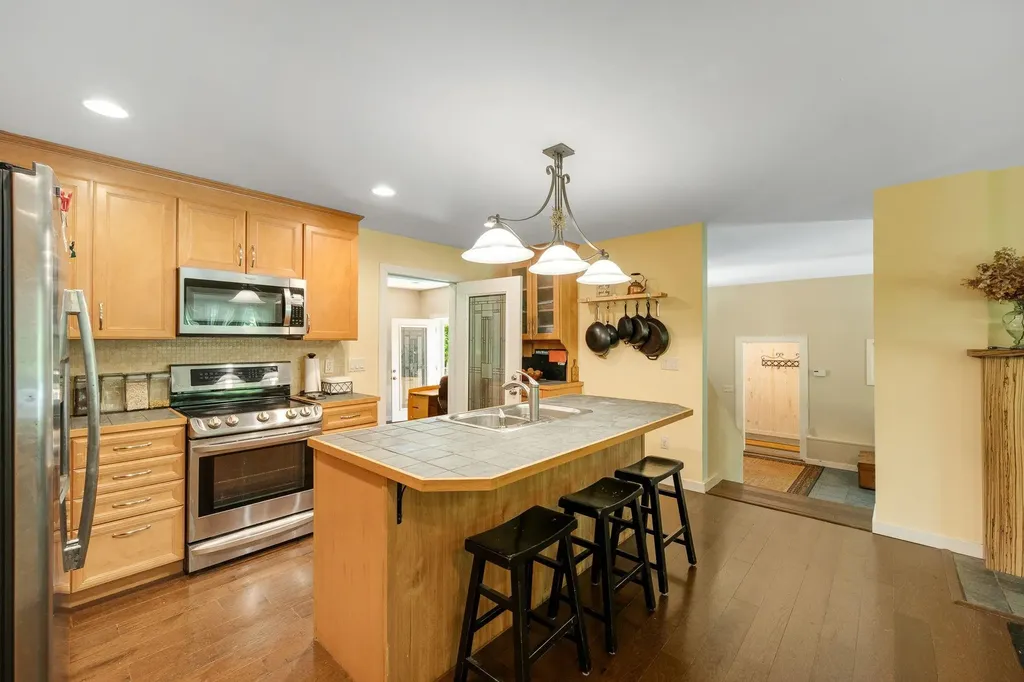 2021 Huntington Road Richmond VT 05477