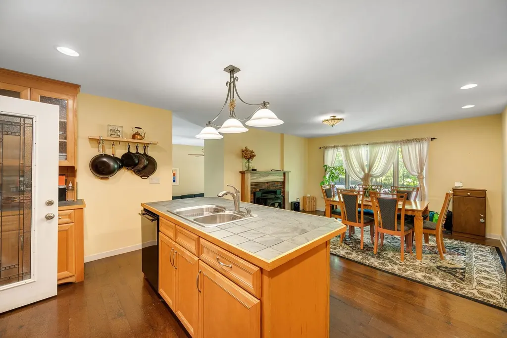 2021 Huntington Road Richmond VT 05477